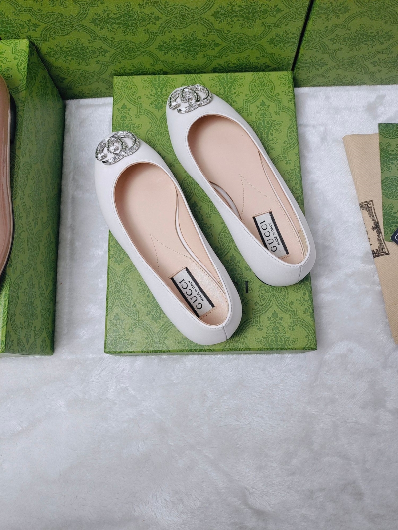 Gucci Flat Shoes